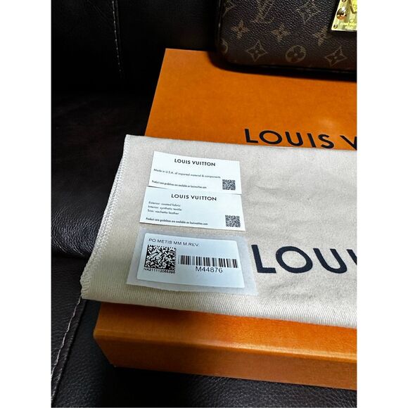 Louis Vuitton Pochette Metis Reverse Monogram - Picture 2 of 15